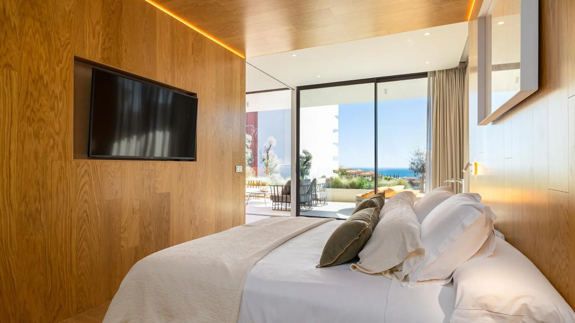 ***** Hotel Leiro Residences Fuengirola Spain