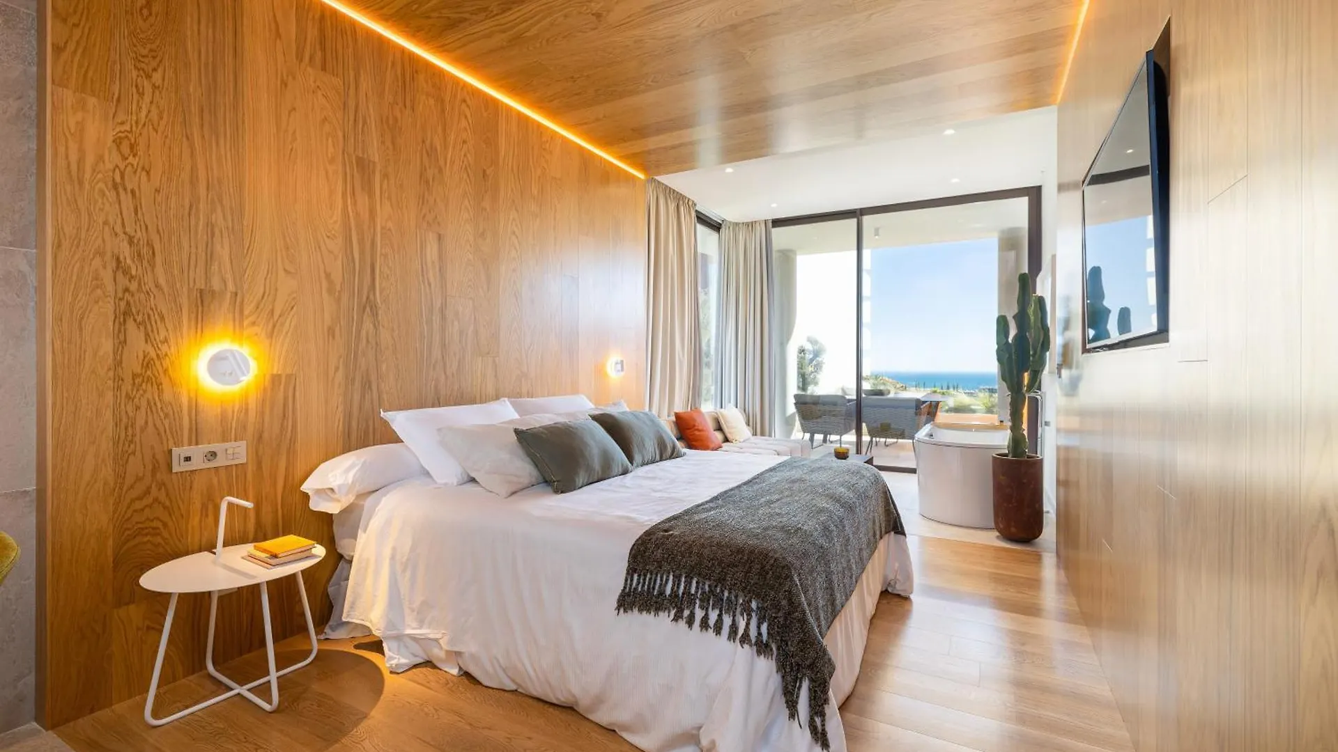 Leiro Residences Fuengirola 5*,  Spain