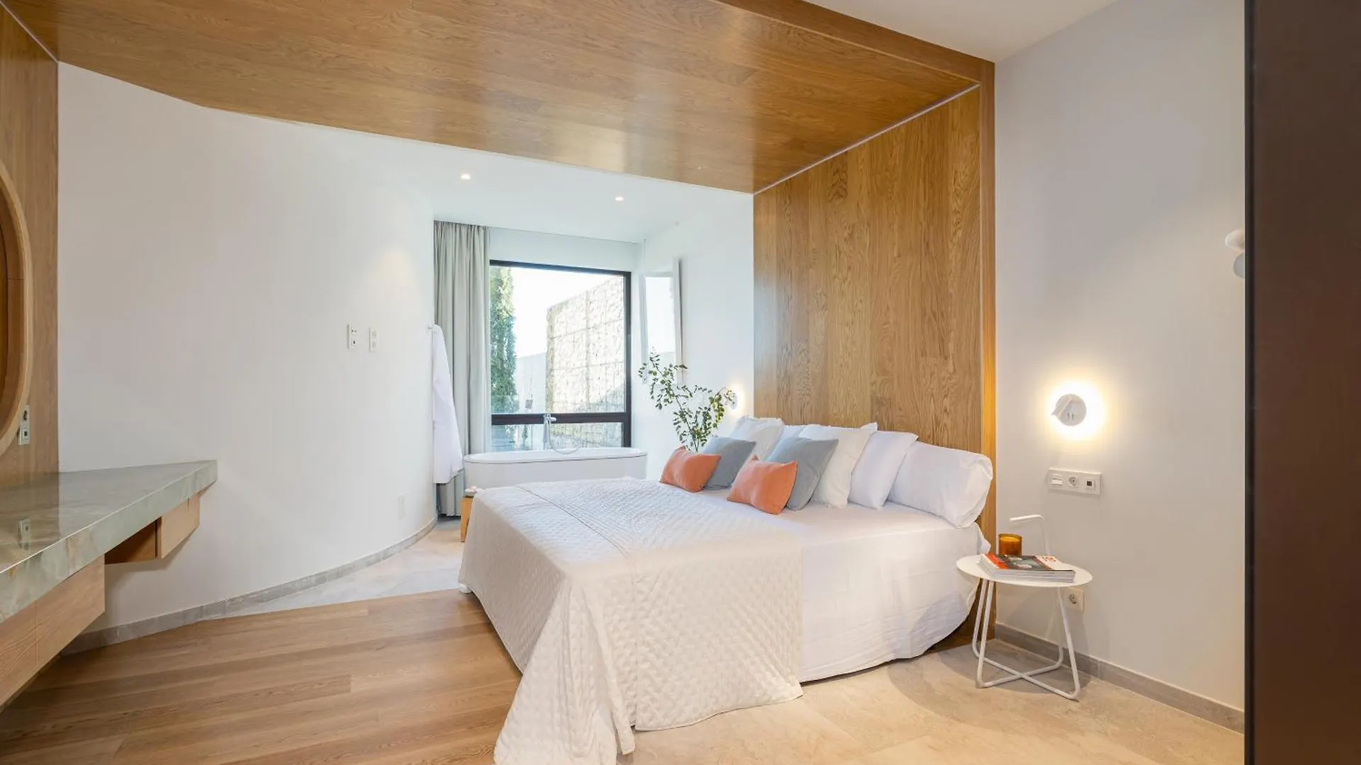 Leiro Residences フエンヒロラ 5*,