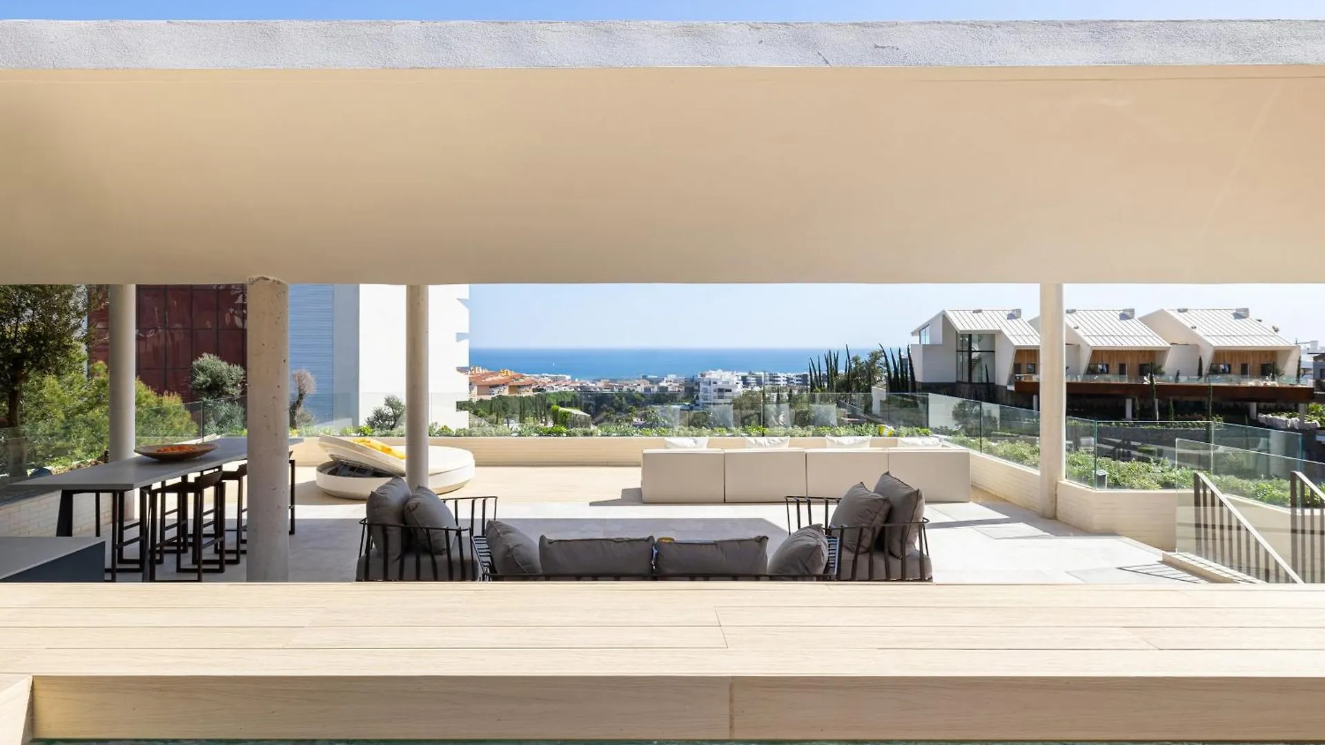Leiro Residences フエンヒロラ