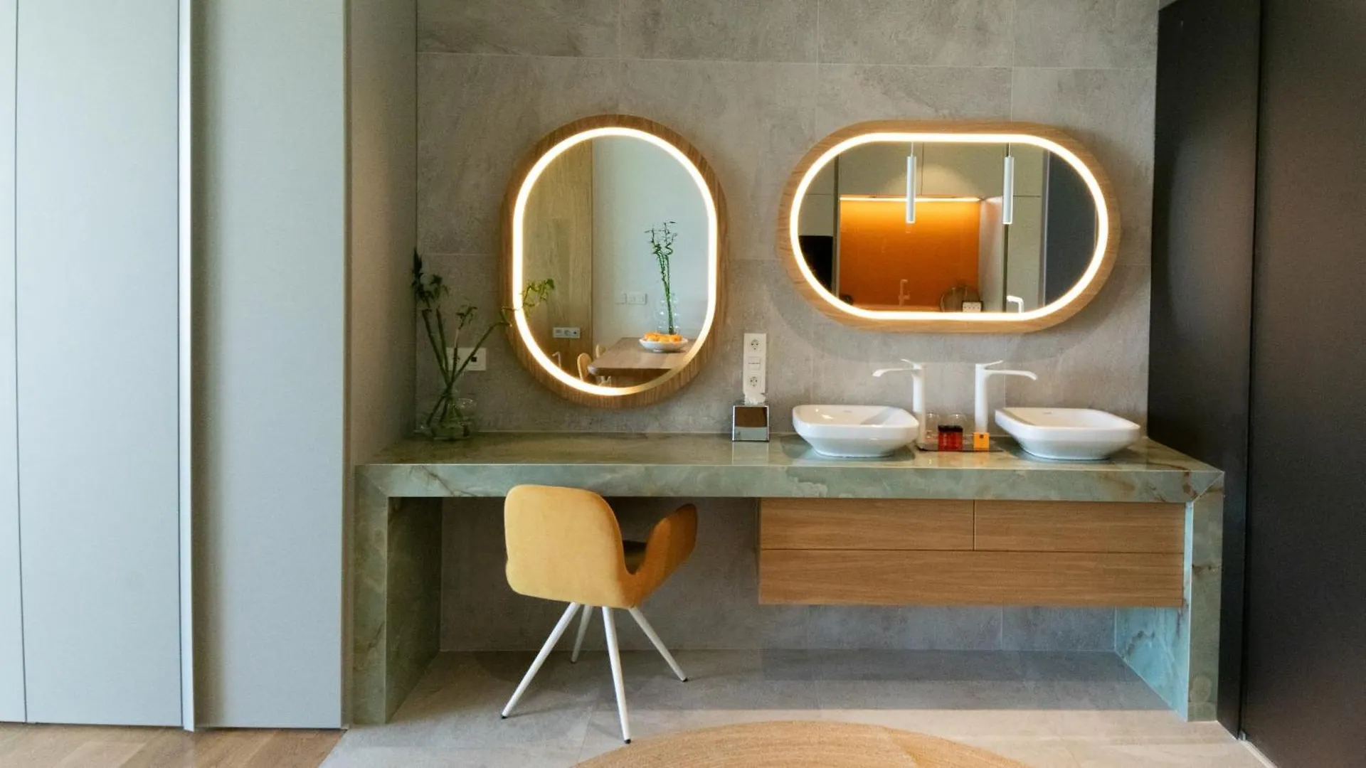 Leiro Residences フエンヒロラ